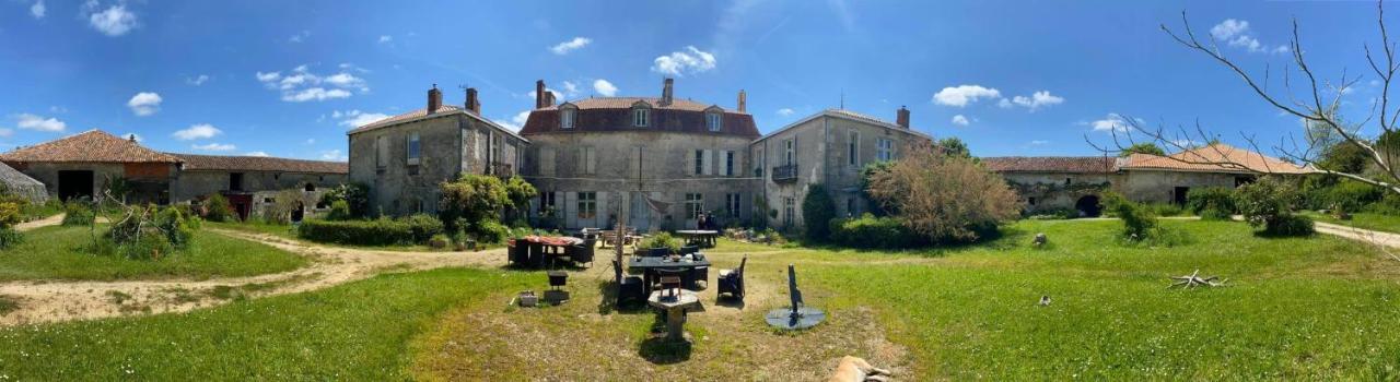 Eco Logis De Chantegrolle Champagne-Mouton Exteriér fotografie
